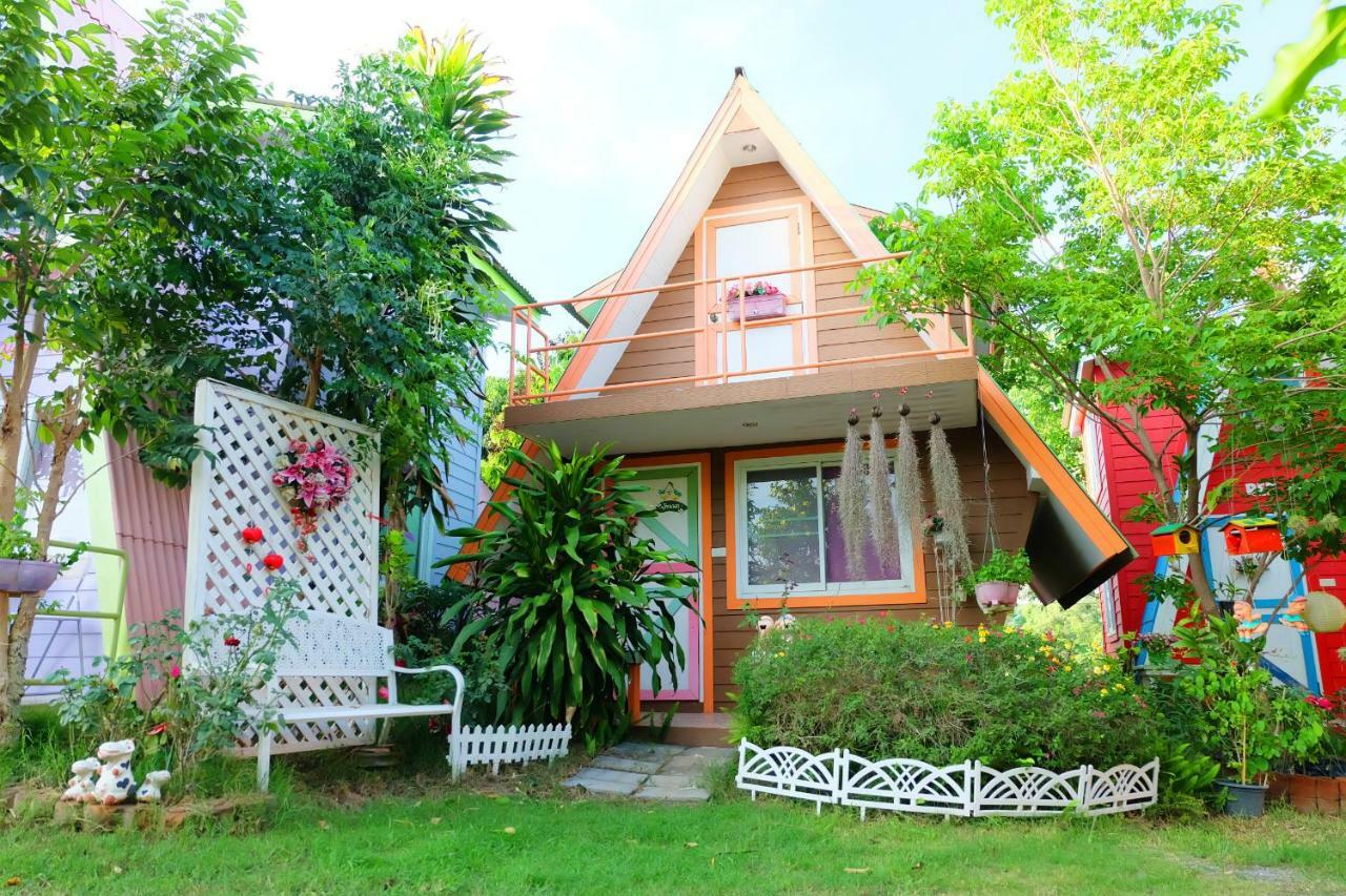 A Houses Homestay 나콘라차시마 외부 사진