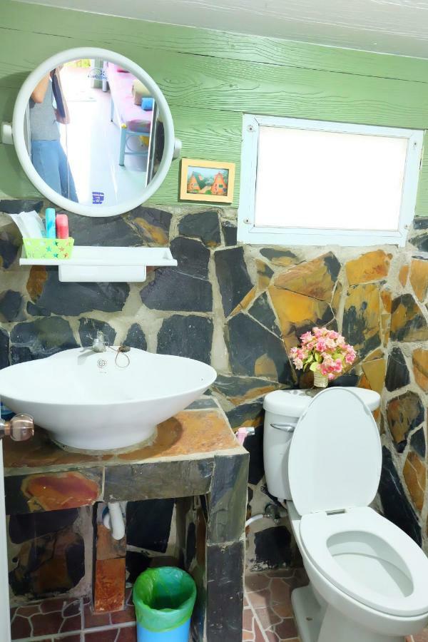 A Houses Homestay 나콘라차시마 외부 사진