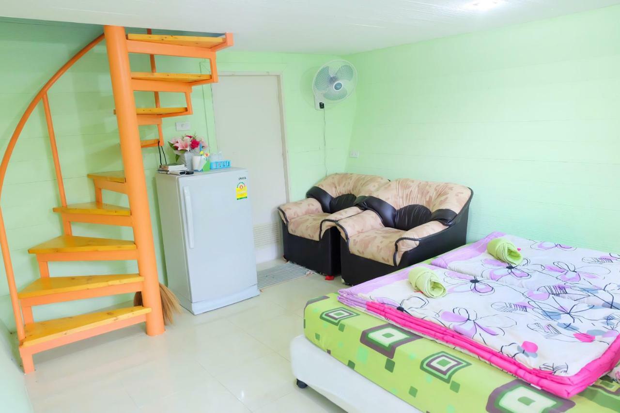 A Houses Homestay 나콘라차시마 외부 사진