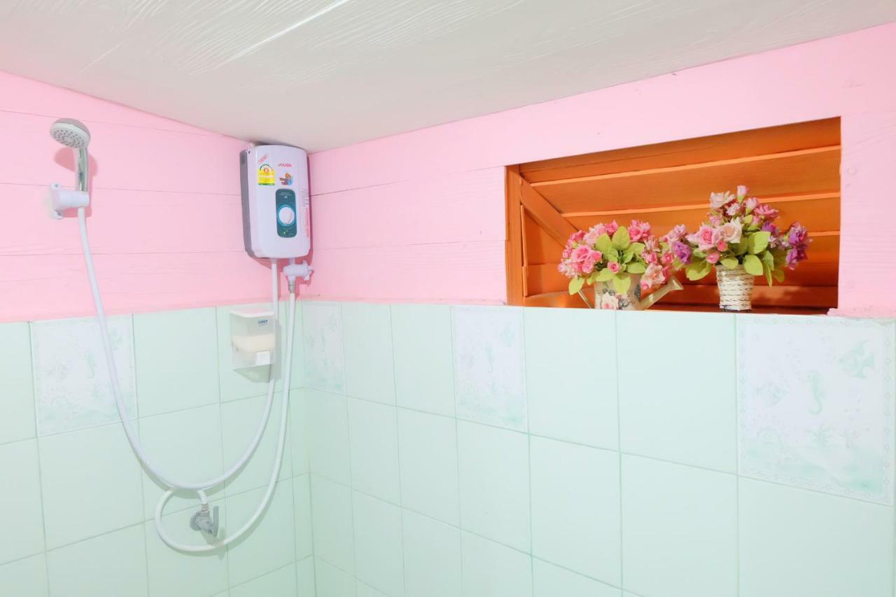 A Houses Homestay 나콘라차시마 외부 사진